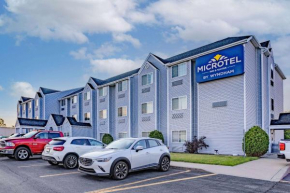 Гостиница Microtel Inn & Suites by Wyndham Plattsburgh  Платтсбург